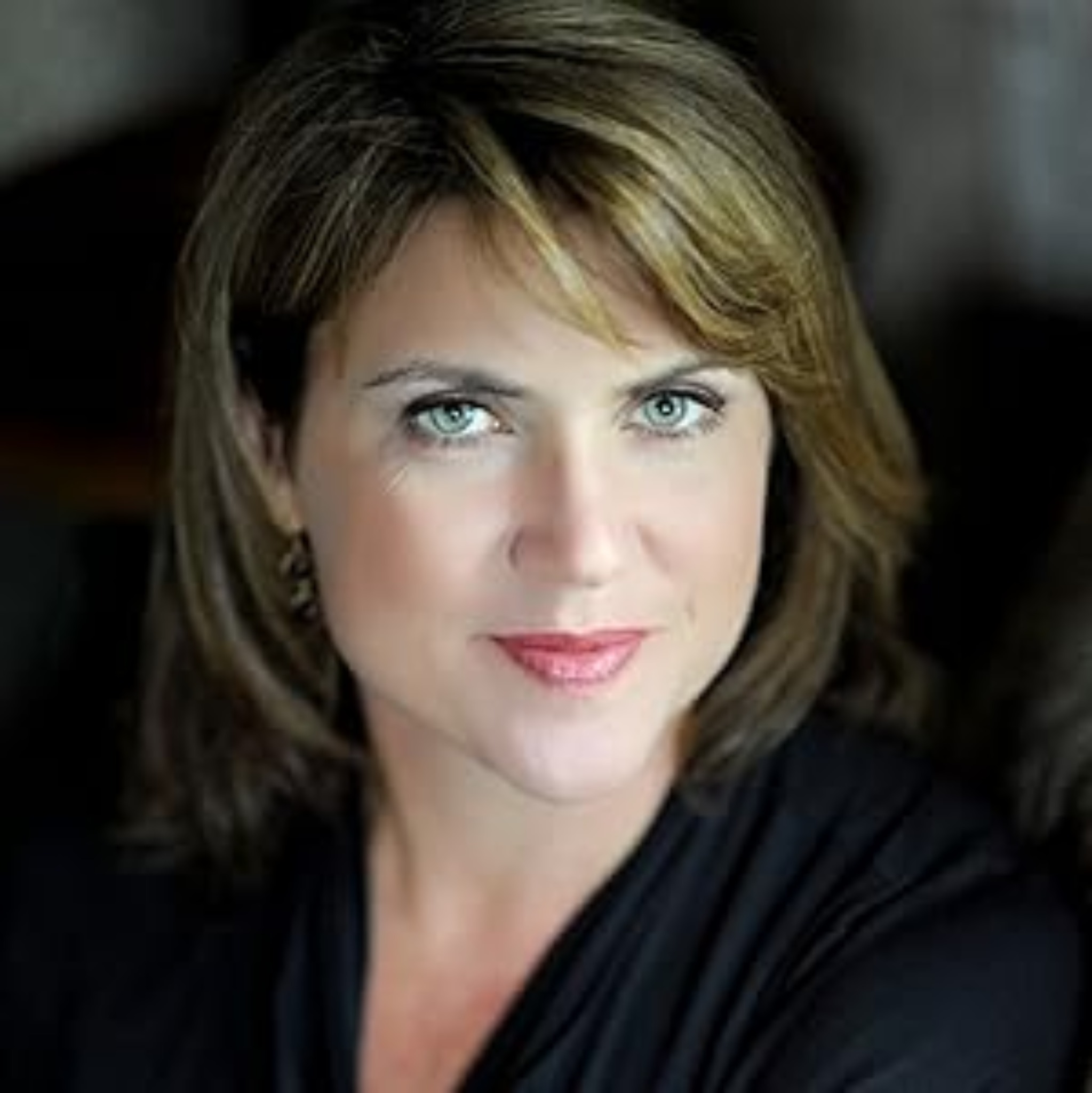 Photo of Lisa Gardner